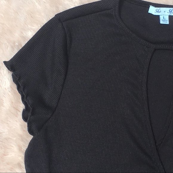 She and Sky Black Keyhole Ribbed Top Size Large - Picture 5 of 6